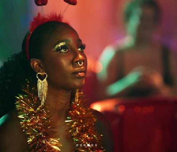 Sindicato dos Artistas notifica Netflix por presença de Camilla de Lucas em filme