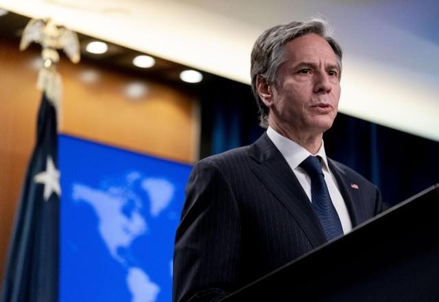 Avião explode durante pouso em SP; piloto morreu e 4 passageiros ficaram feridos