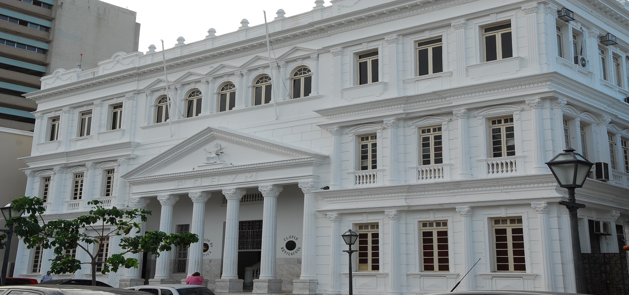 Advogada é presa em São Luís por alvarás falsificados