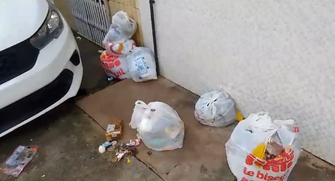 Moradores reclamam da falta de coleta de lixo