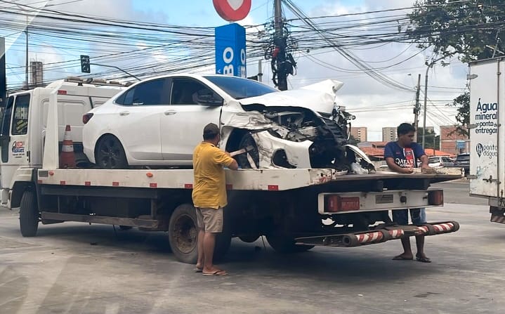 Motorista de app grava o próprio acidente em São Luís