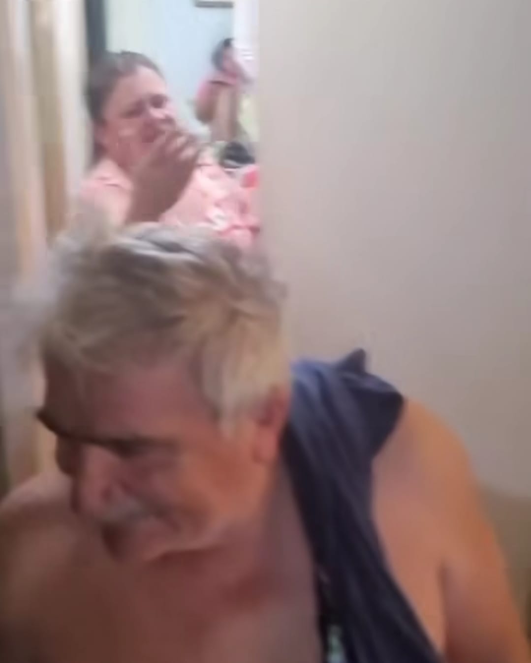 Casal que seria morador e funcionários de um condomínio localizadp no bairro do Flamengo, zona sul do RJ. Foto: Reprodução/Rede Social