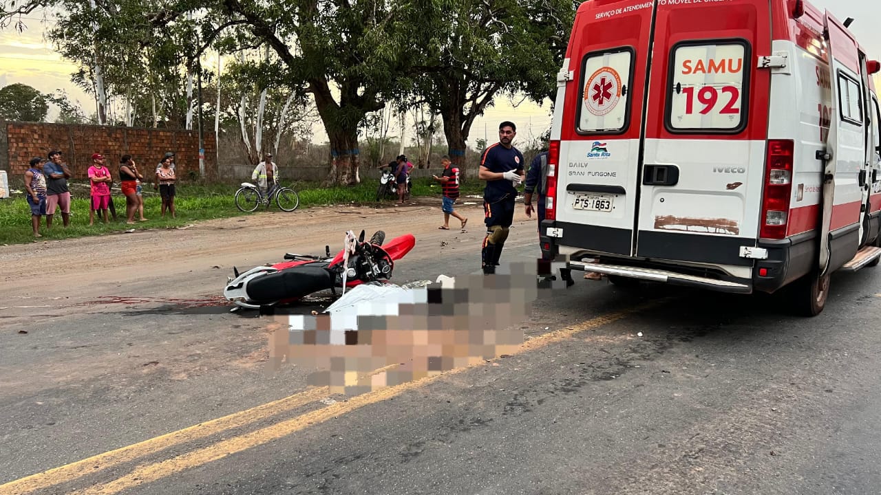 Motociclista morre ao colidir contra picape na BR-135