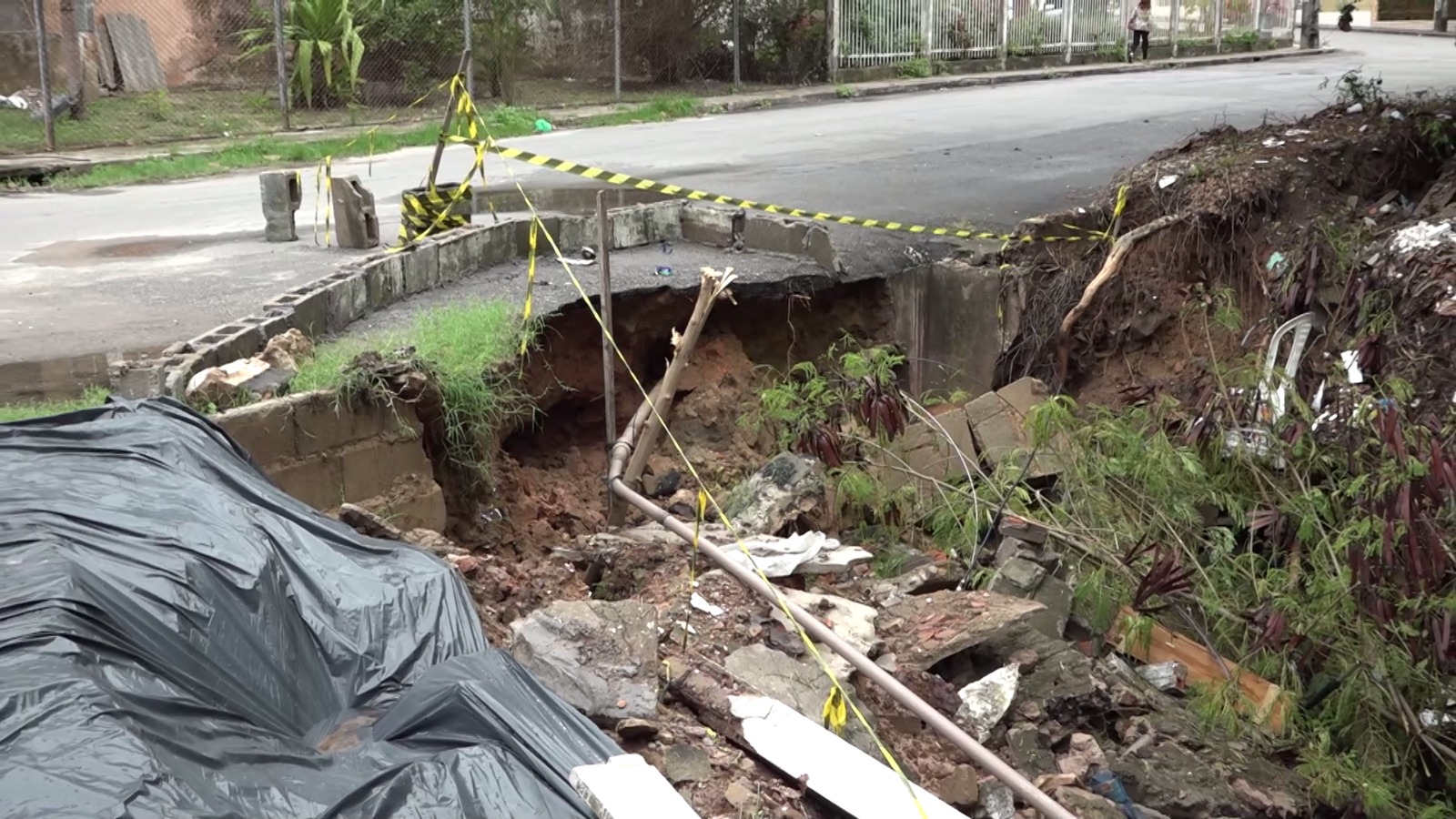 Chuva forte em São Luís causa deslizamento e preocupa moradores do bairro Bequimão