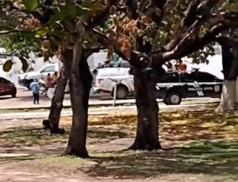 Corpo de mulher é retirado de túmulo horas depois de ser enterrado