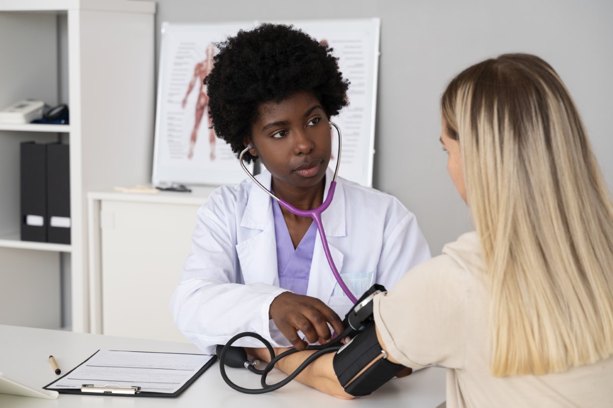 Empresa de saúde contrata Cardiologista com experiência em diagnóstico