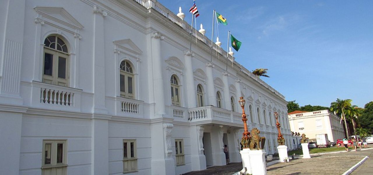 Governador anuncia voucher de transporte por app a pacientes da rede estadual de saúde