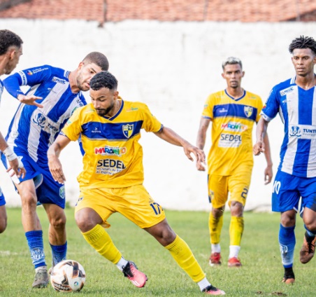 Tuntum e IAPE empatam em 1 a 1 no Estádio Rafael Seabra