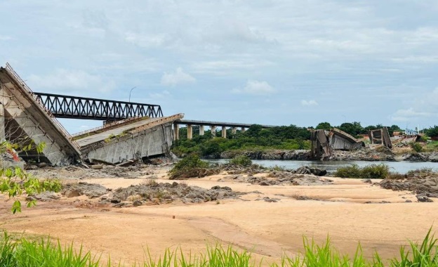 Ponte sobre o Rio Tocantins foi implodida. Foto: Reprodução/Rede social