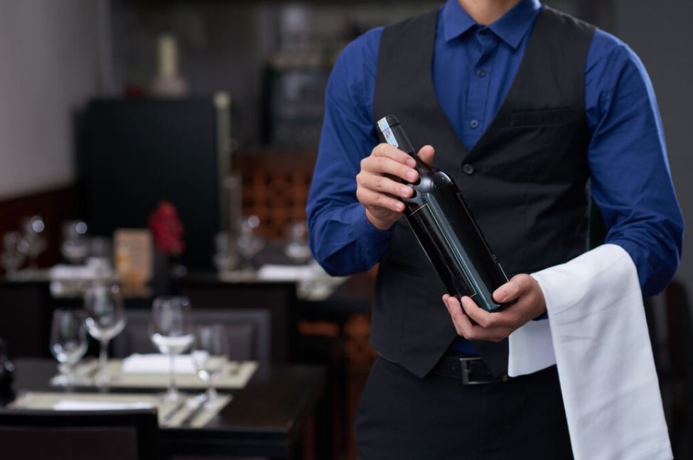 Restaurante contrata Maître com conhecimento na área de vinhos