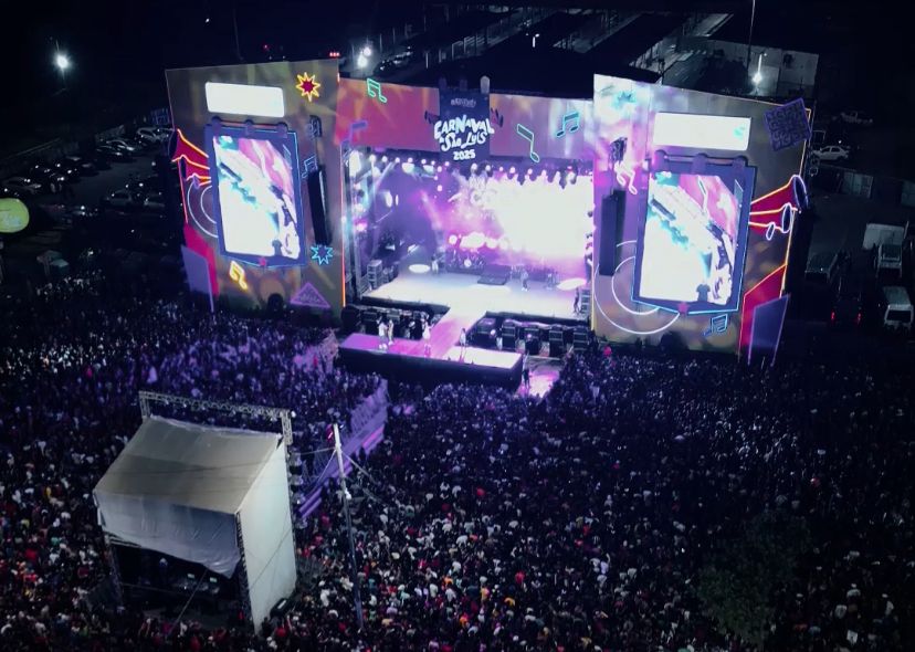 Mais de 300 mil pessoas lotam ‘Cidade do Carnaval’ para ver Mastruz com Leite e Pablo