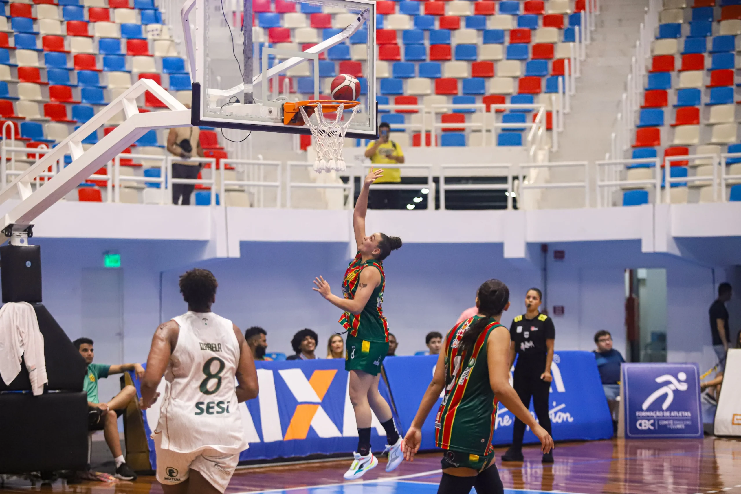 Sampaio Basquete vence com autoridade na estreia da LBF
