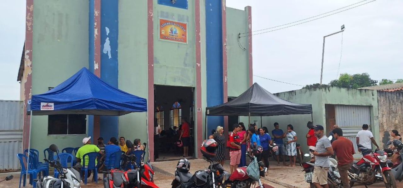 Velório de adolescente vítima de ovo de Páscoa envenenado causa grande comoção em Imperatriz