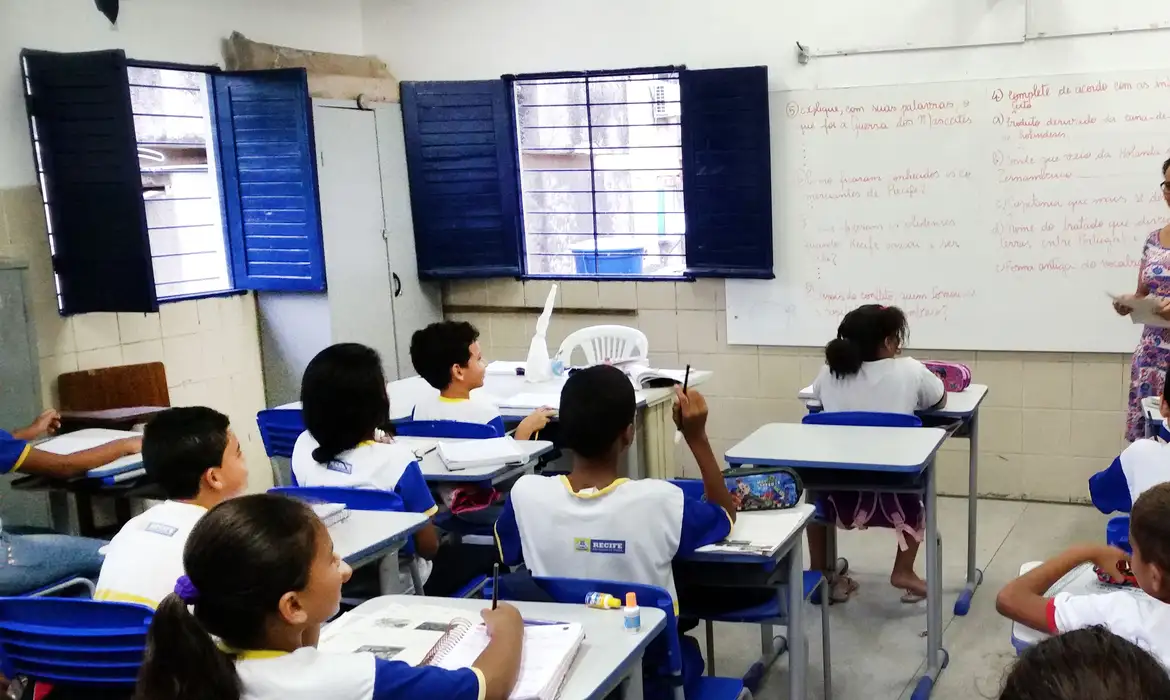 Pós-pandemia: Maranhão tem melhora no ensino fundamental, mas apresenta problemas no nível médio