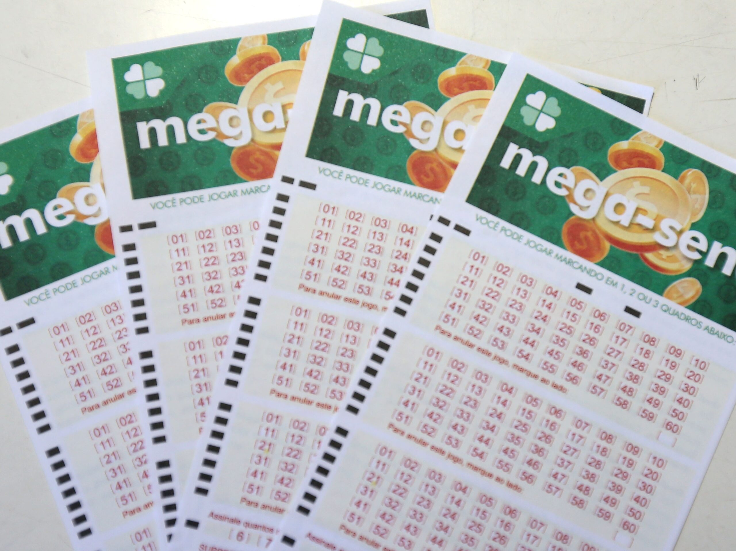 Mega-Sena acumula e próximo prêmio será de R$ 7,5 milhões