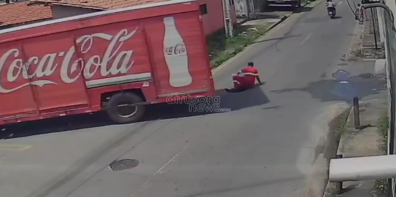 Trabalhador cai em bueiro sem tampa na Forquilha, em São Luís