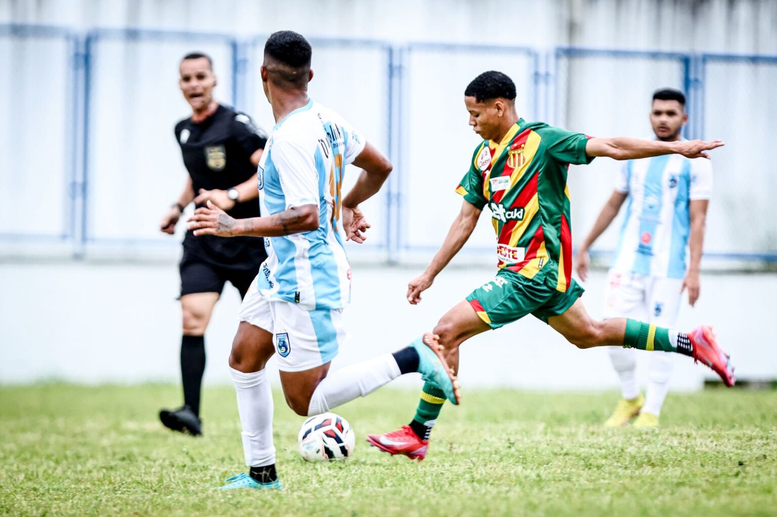 Sampaio faz campanha para atrair torcedores antes de jogo pela Série D