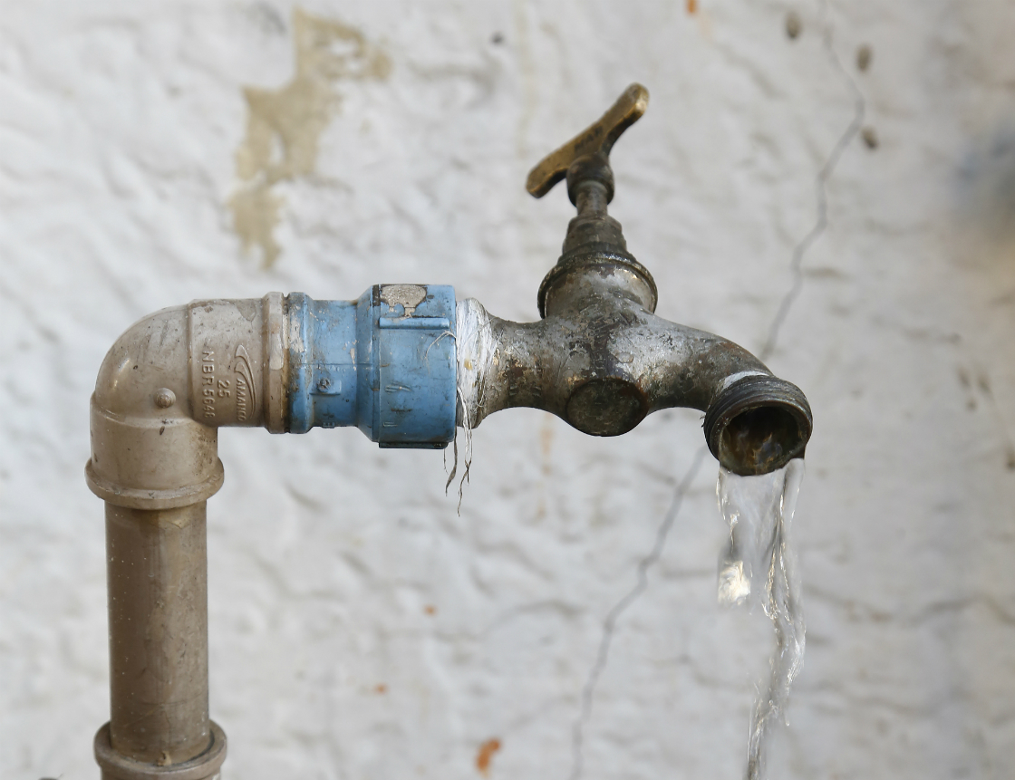 16 bairros de São Luís sem água e moradores relatam dificuldades no abastecimento