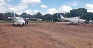 Bando invade aeroporto, rende vigilante e tenta roubar aeronaves em Barra do Corda