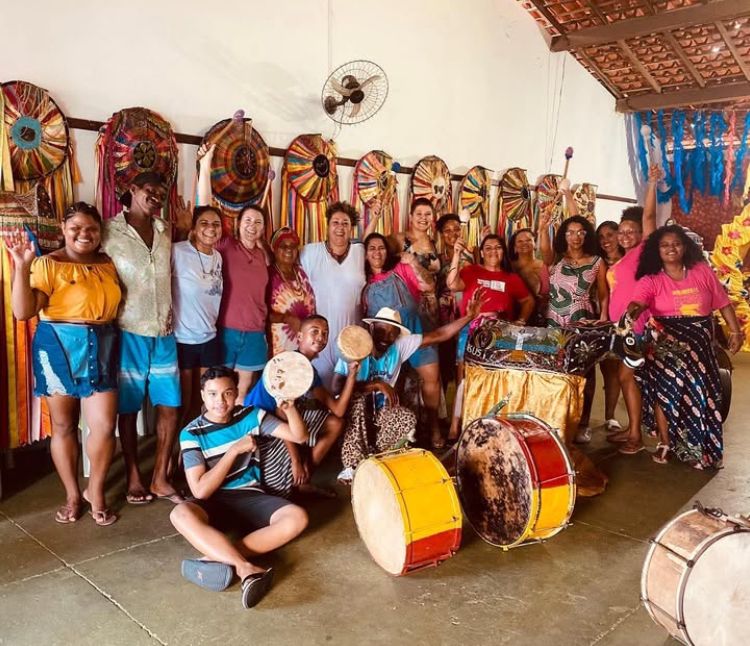 Mulheres participam da oficina de Zabumba no resgate ao sotaque da baixada