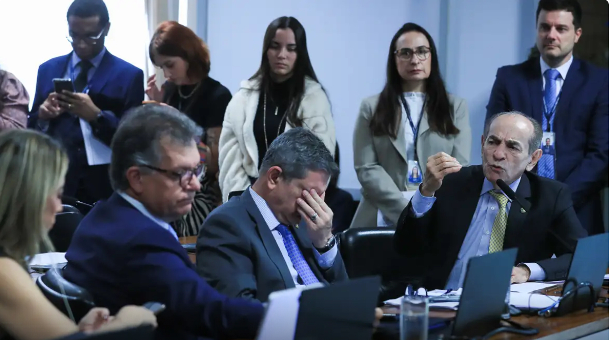 De lados opostos, senadores discutem destinação de 20% das vagas no parlamento para mulheres