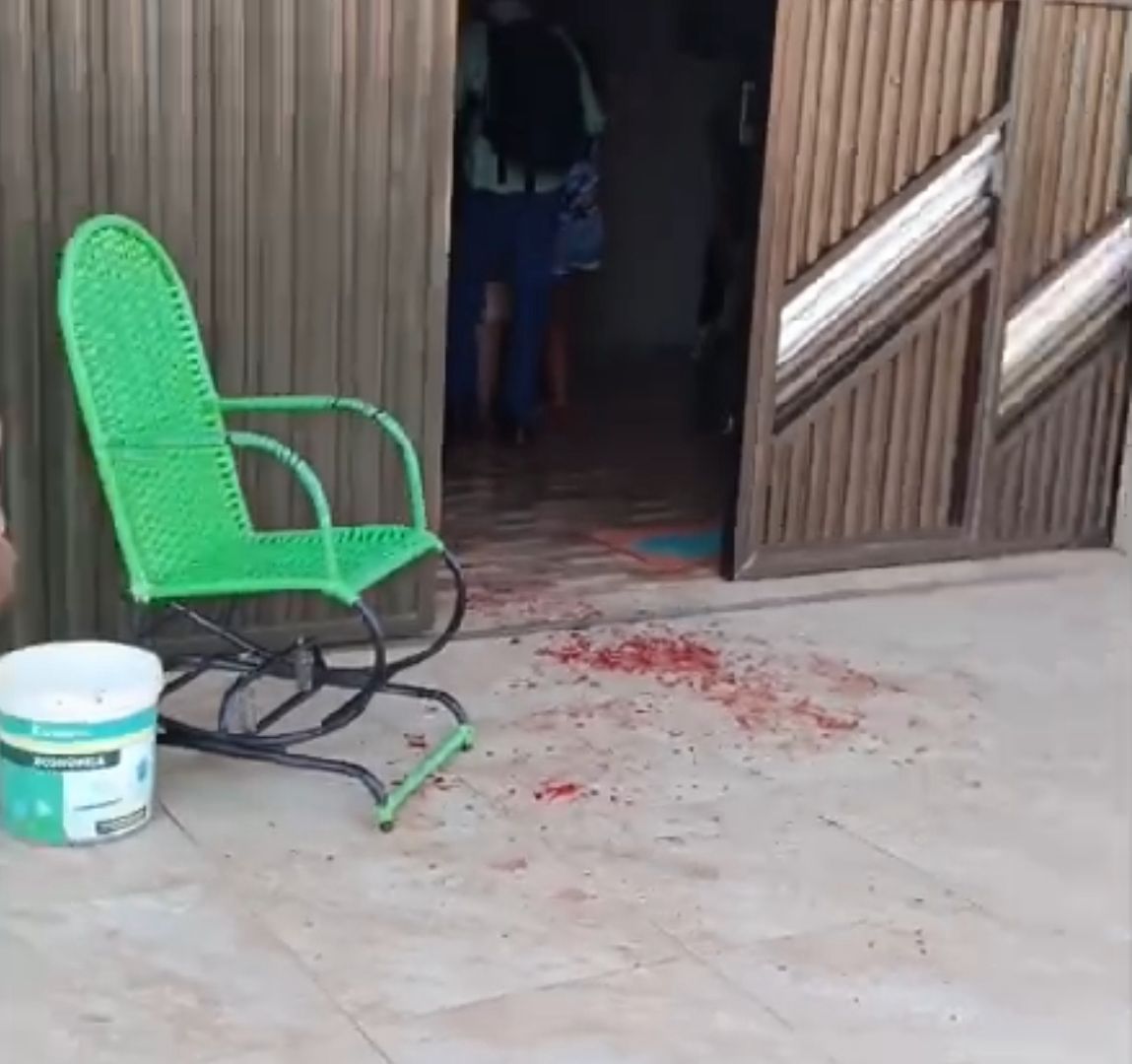 Senhor é vítima de assalto e leva tiros no bairro do Maiobão