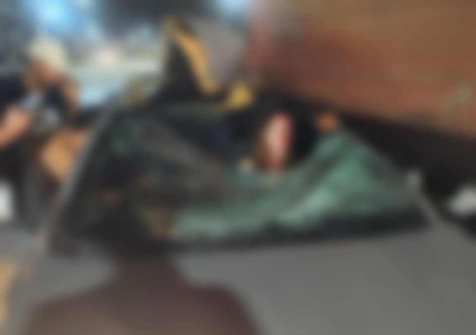 Vídeo: mulher fica presa às ferragens após carro bater em carreta na Estrada de Ribamar