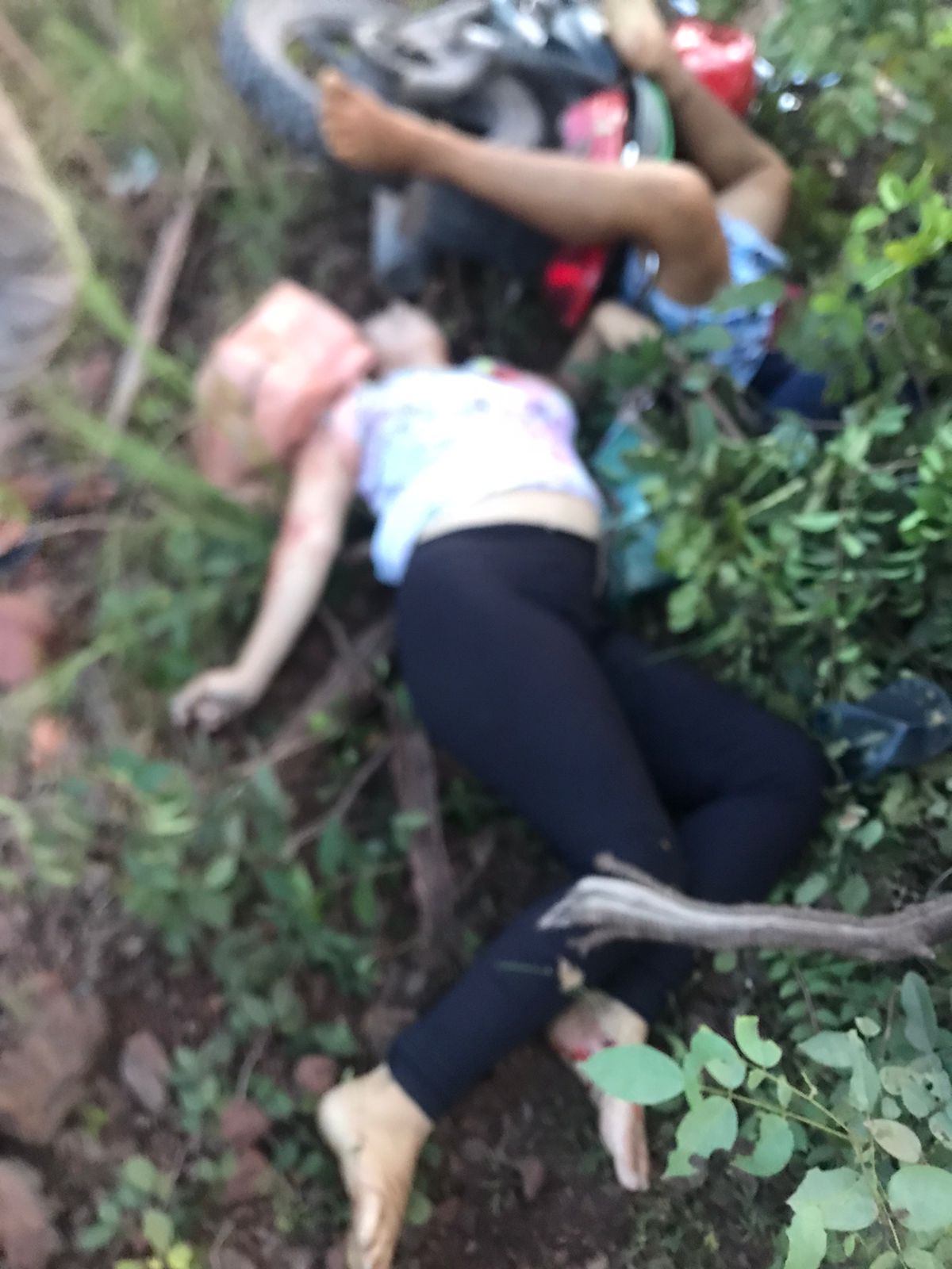 Casal é assassinado em emboscada, filho é deixado vivo