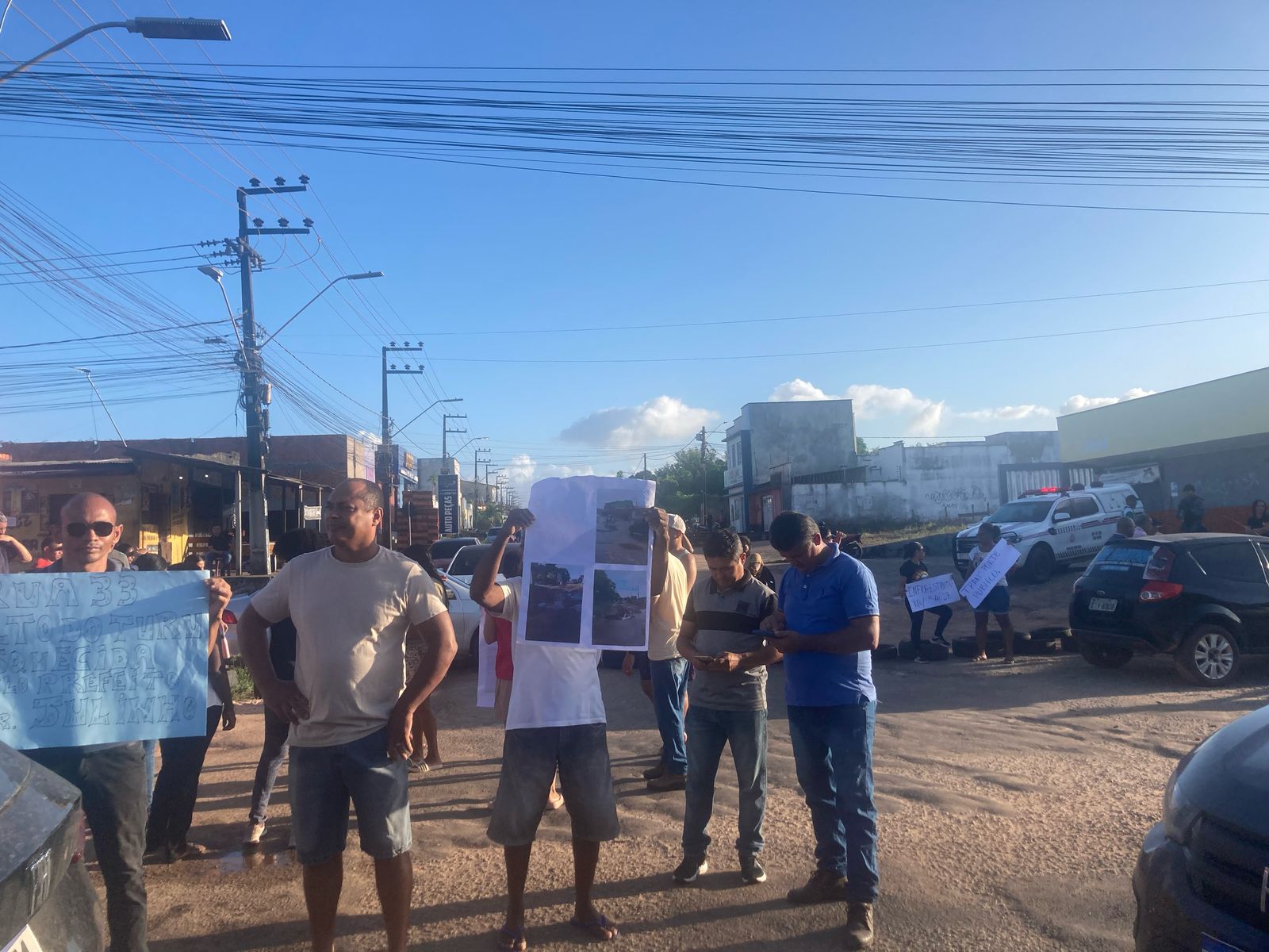 Manifestantes cobram melhorias de infraestrutura na região do Alto do Turu
