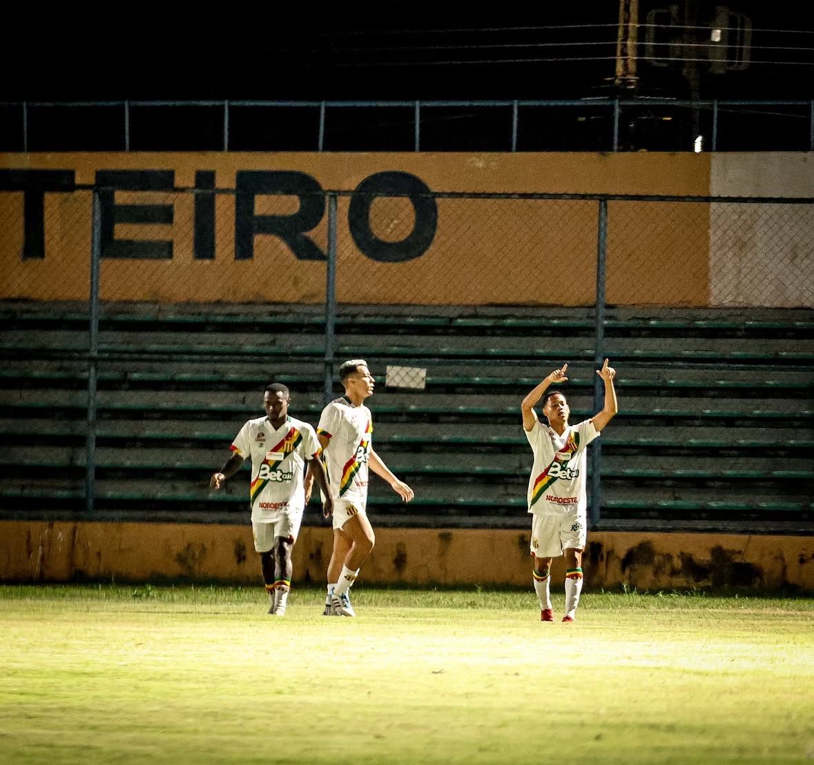 Sampaio arranca empate contra o Altos fora de casa pela Série D
