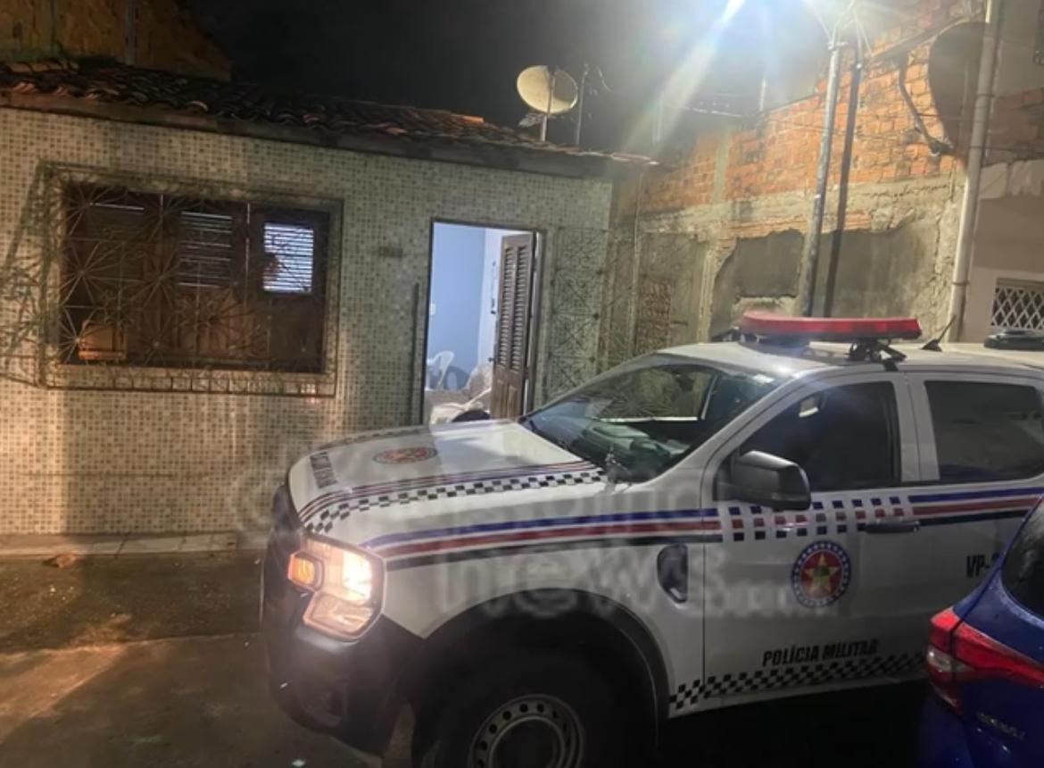 Feminicídio: ex-namorado esfaqueia mulher e foge no Anjo da Guarda