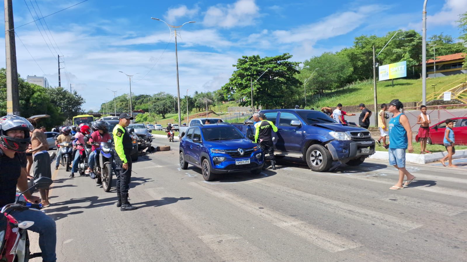 Acidente com cinco veículos é registrado no Ipase de Baixo