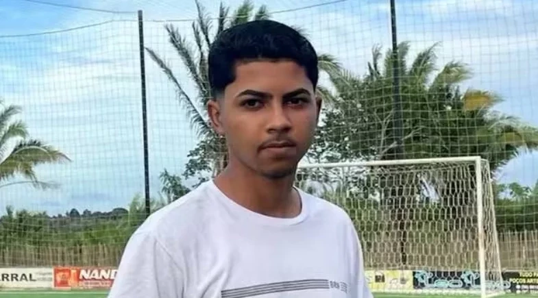 Família e comunidade se despedem de adolescente baleado durante perseguição em São Luís