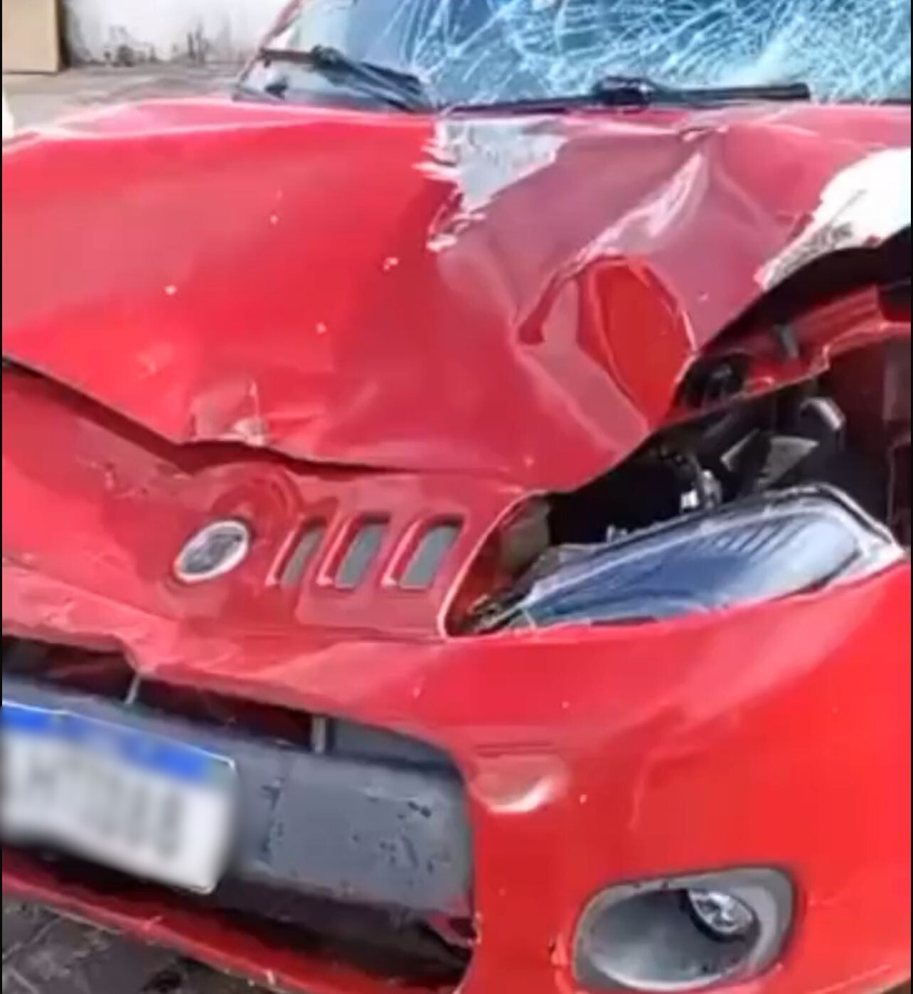 Acidente deixa três feridos em Raposa