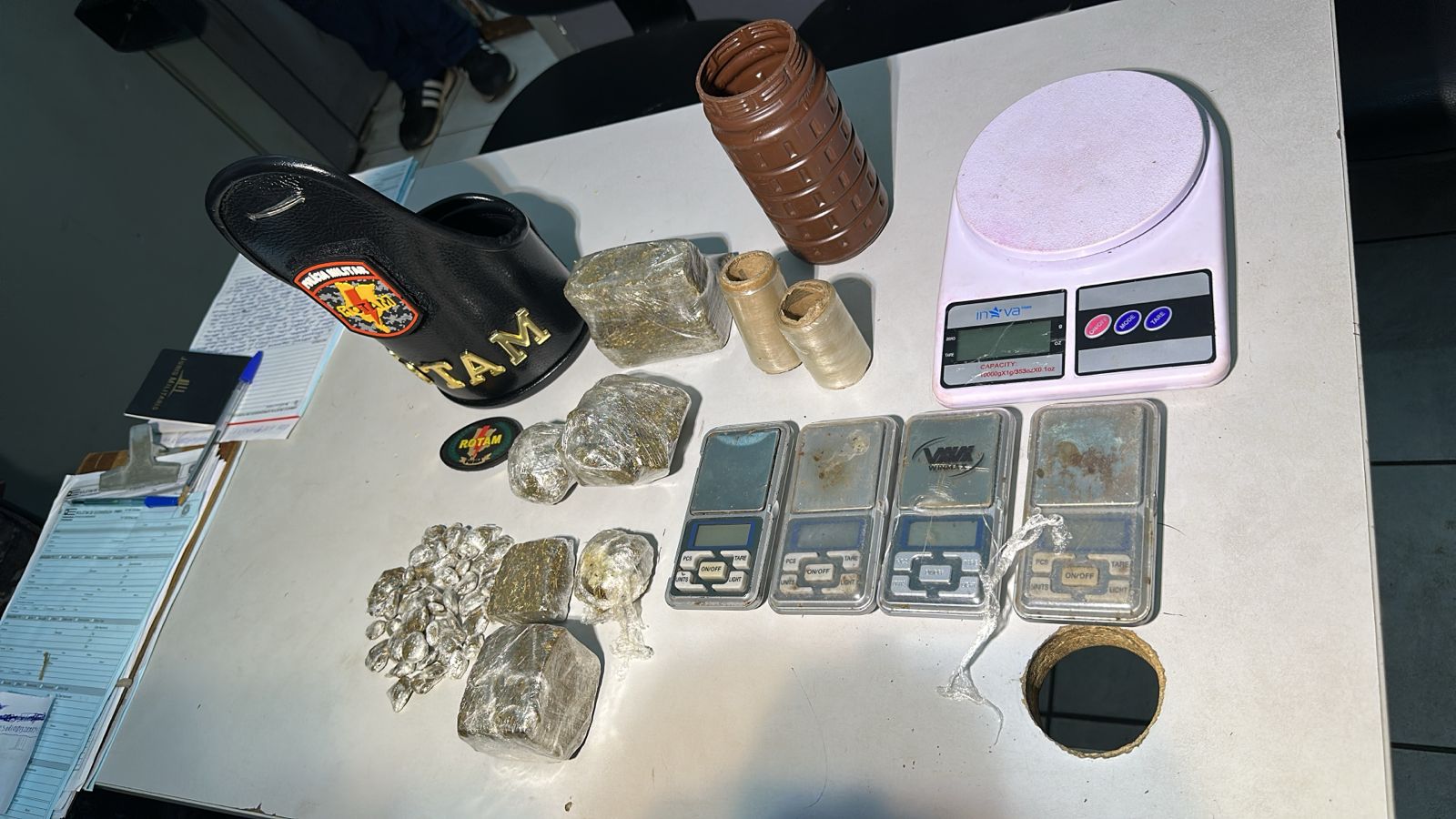 Homem é preso no Vinhas por tráfico de drogas