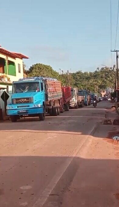 Motoristas aguardam mais de 24 horas para embarcar no Cujupe