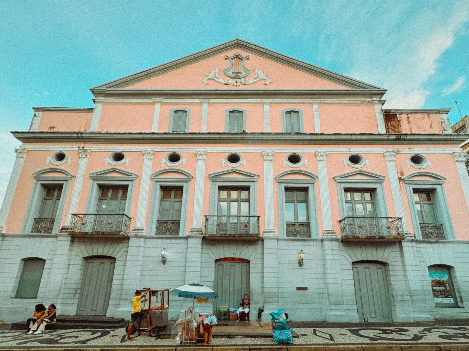 Teatro Arthur Azevedo celebra 208 anos de história com programação aberta ao público