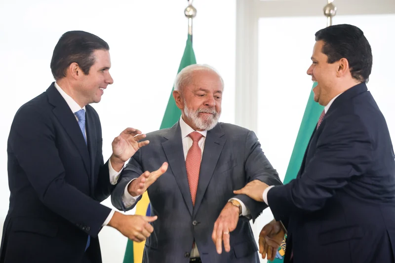 Presidente Lula e os presidentes da Câmara, Hugo Motta, e do Senado, Davi Alcolumbre. Gabriela Biló/Folhapress