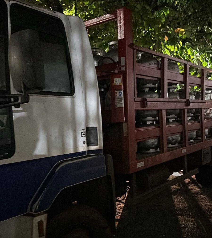 Caminhão foi apresentado na Delegacia da Cidade Operária Foto: Bial Mendes