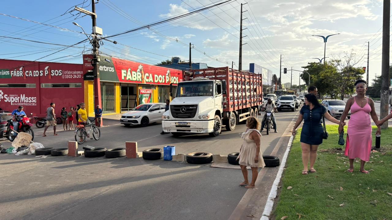 Essa é a terceira vez que os pais interditam as via Foto: Wanderson Mota