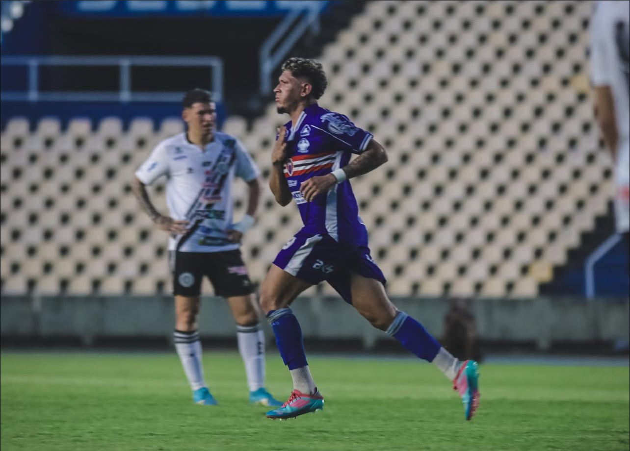 Com gol no último lance, MAC fica a 90 minutos da Série C