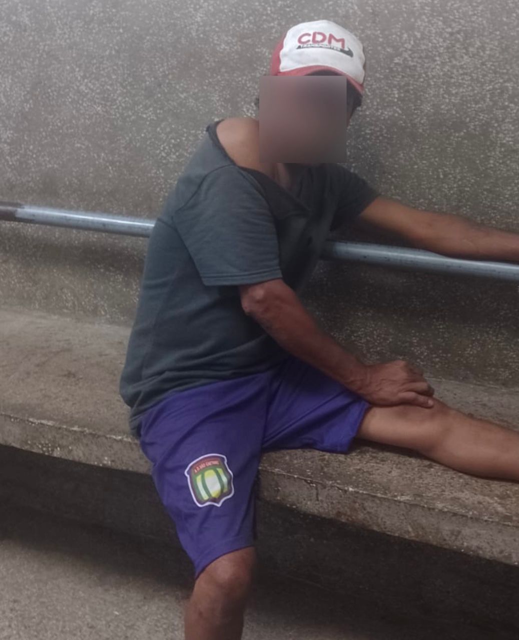 Homem é detido por agredir mulheres com socos e joelhadas