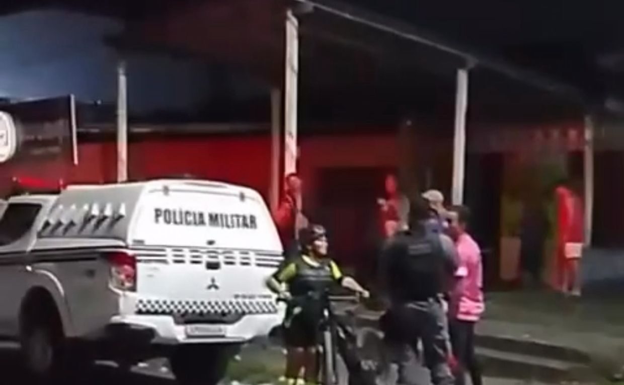 Homem surta e tenta agredir grupo de ciclistas no Filipinho