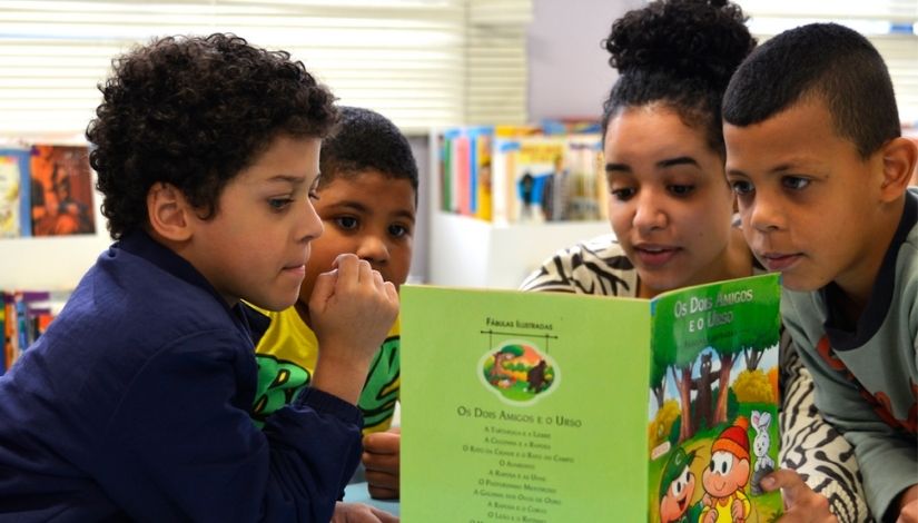 Escola no Renascença abre seletivo para estudantes de física, letras e biologia