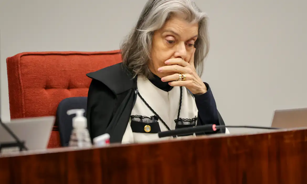 Voto de Cármen Lúcia retoma julgamento de Bolsonaro; siga ao vivo