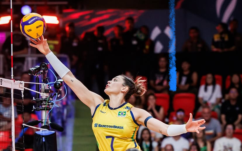 Brasil perde semifinal contra Itália e vai em busca do bronze no mundial de vôlei feminino
