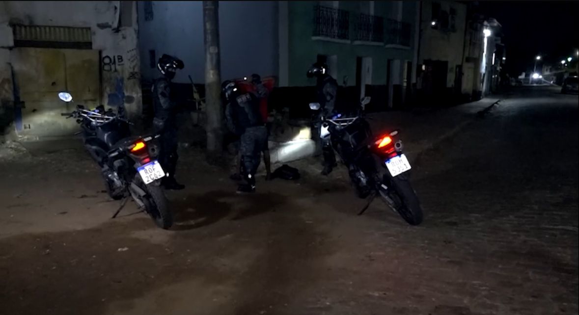 ‘Ficha Boy’ é preso ao tentar fugir de fiscalização da polícia em ônibus no Centro