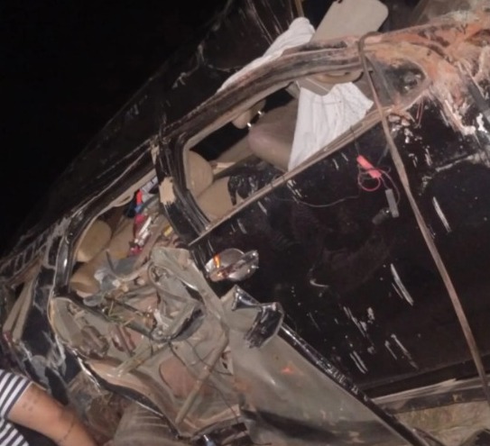 Tragédia: três pessoas da mesma família morrem durante acidente em Caixas