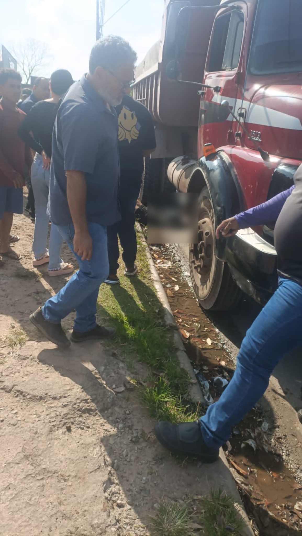 Motociclista morre após ser atropelado por caçamba no retorno da UEMA