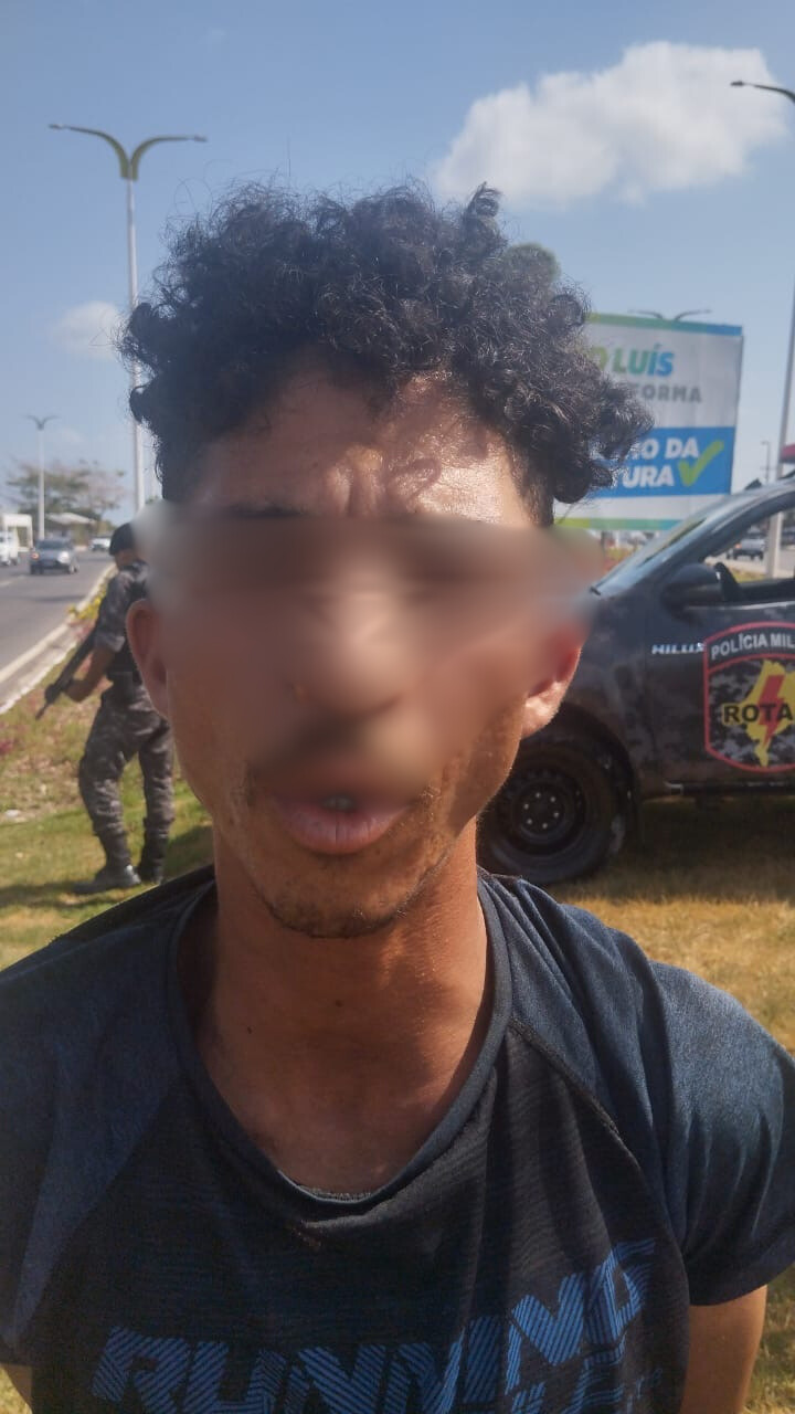 Assalto a ônibus termina com prisão na Avenida Guajajaras